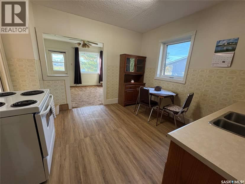114 Road AVENUE — photo 8 of 14