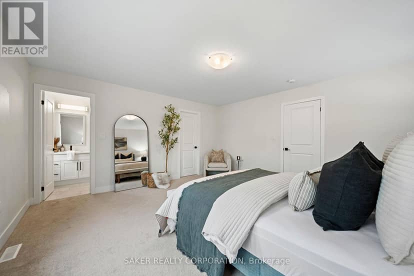 939 Deveron Crescent — photo 16 of 30