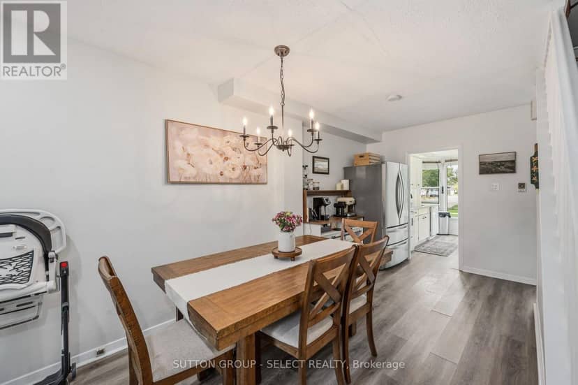 44 Arbour Glen Crescent — photo 9 of 28