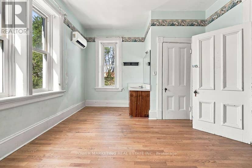 247 Victoria Street — photo 25 of 40