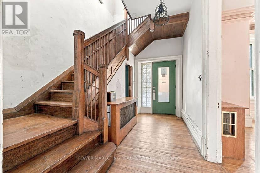 247 Victoria Street — photo 6 of 40