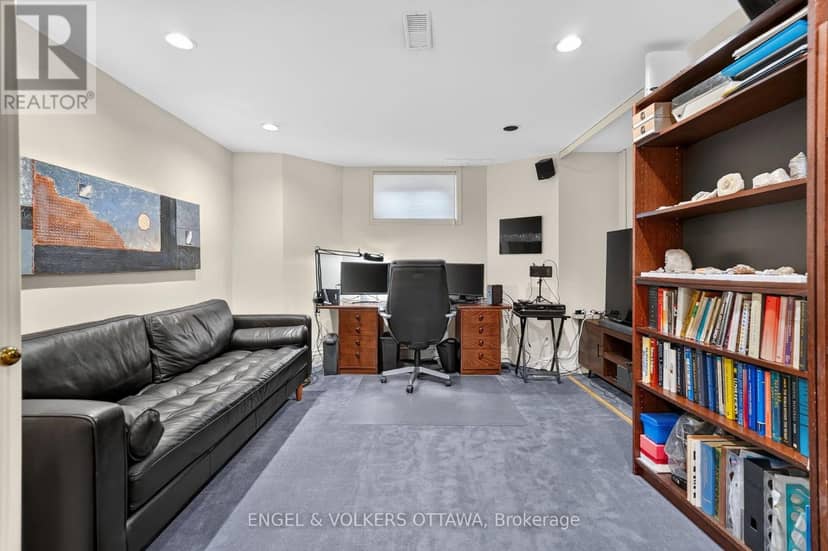13 Lynhurst Avenue — photo 37 of 40