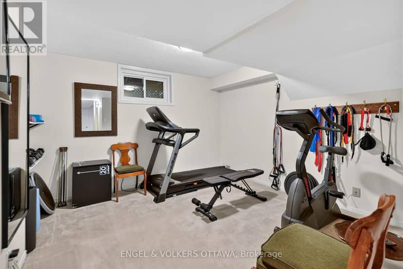 13 Lynhurst Avenue — photo 39 of 40
