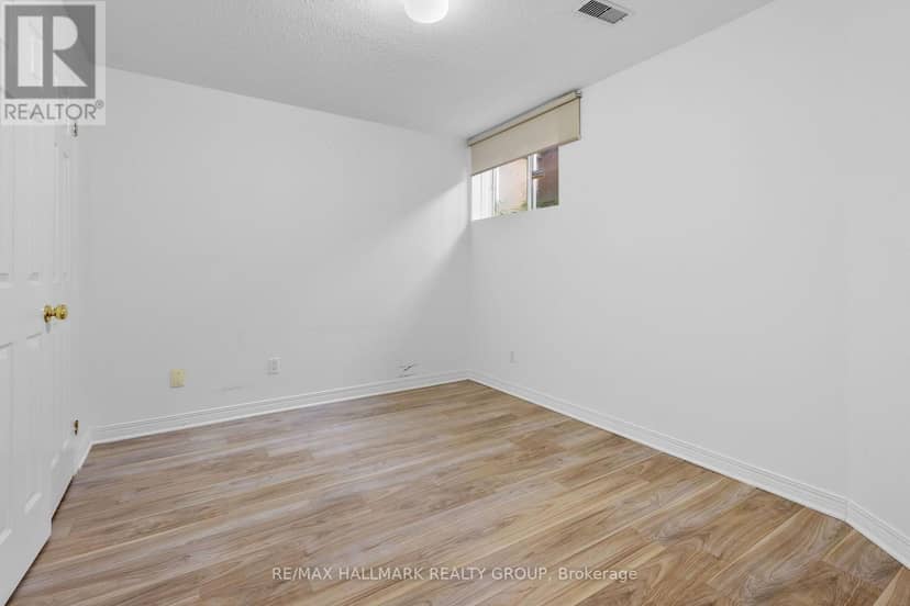 17 Quinterra Court — photo 28 of 37