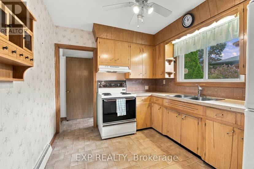 2 Glengrove Circle — photo 13 of 40