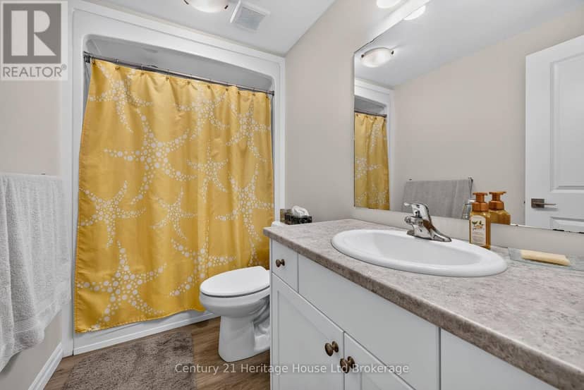 16 Huntley Avenue — photo 18 of 25