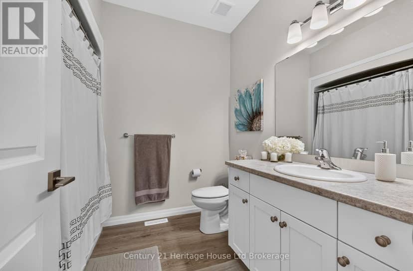 16 Huntley Avenue — photo 9 of 25