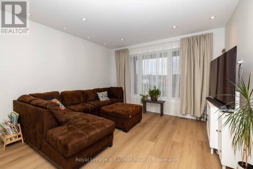 721 Topaz Place — photo 10 of 39