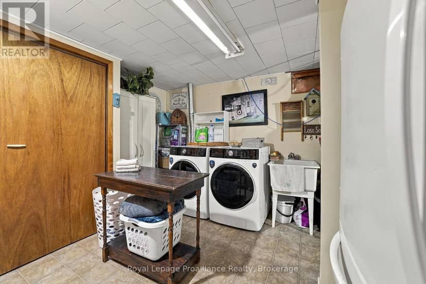 208 Byron Street — photo 31 of 40