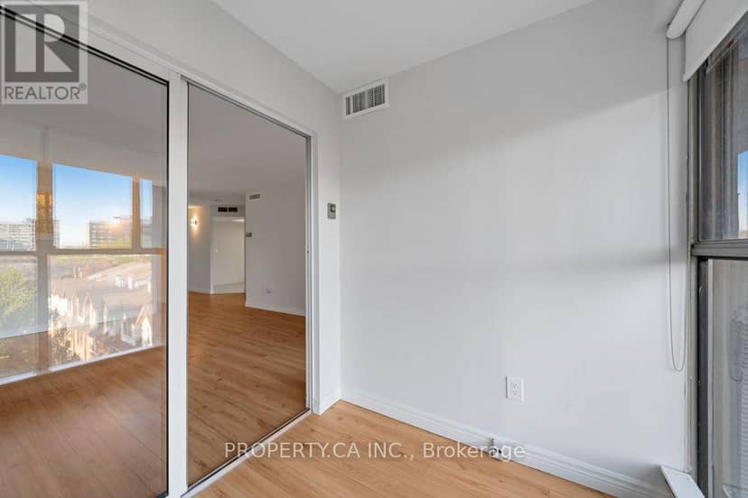 608 - 65 Scadding Avenue — photo 14 of 26