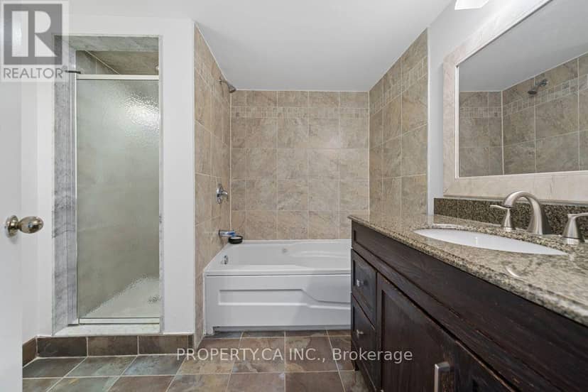 608 - 65 Scadding Avenue — photo 16 of 26