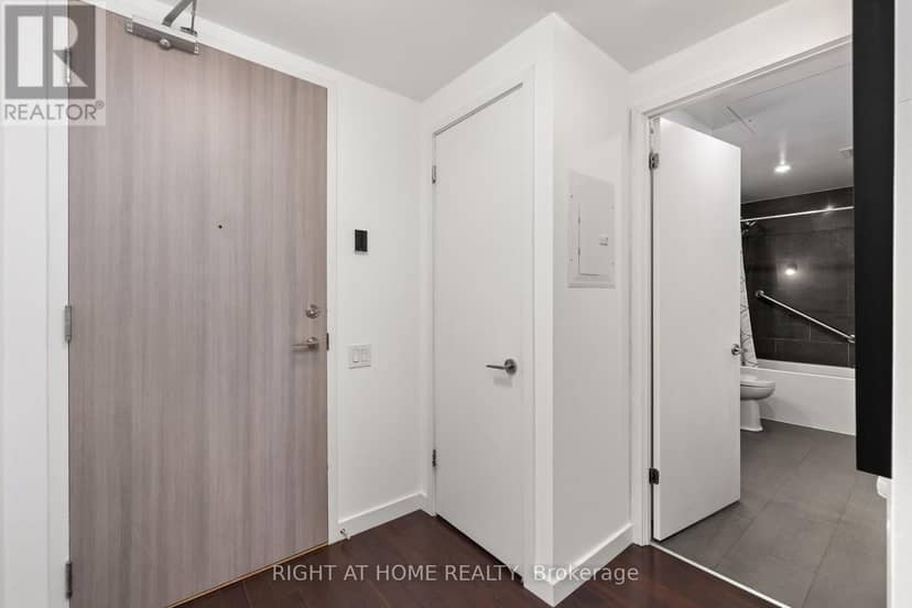 701 - 390 Cherry Street — photo 17 of 35