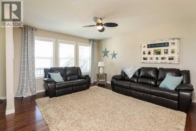 266 S 1 Street W, Magrath, photo 5