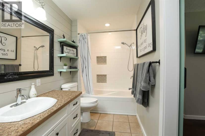 266 S 1 Street W — photo 18 of 40