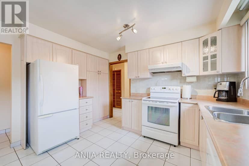 5 Brantford Drive — photo 17 of 40