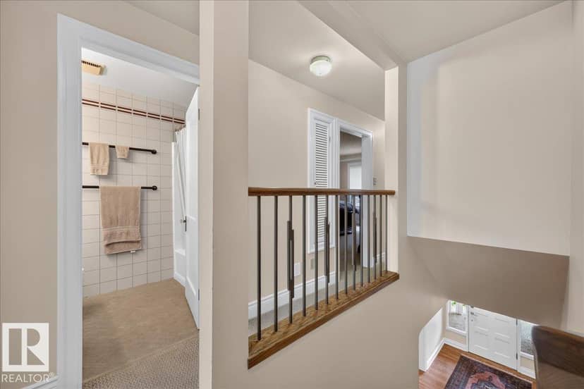 30 St George's Cr NW — photo 33 of 40