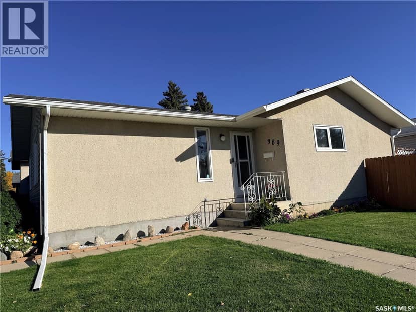 389 Meighen CRESCENT — photo 1 of 21