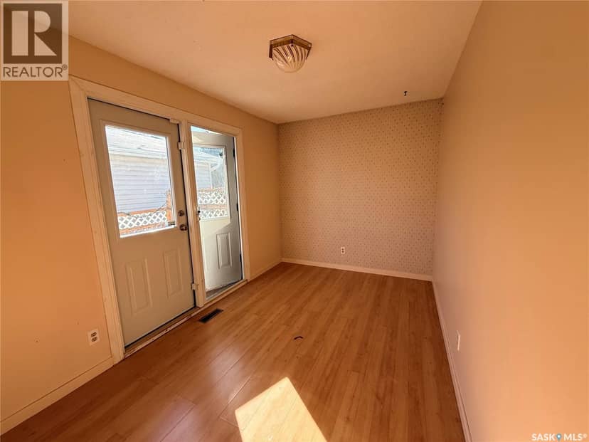 389 Meighen CRESCENT — photo 11 of 21