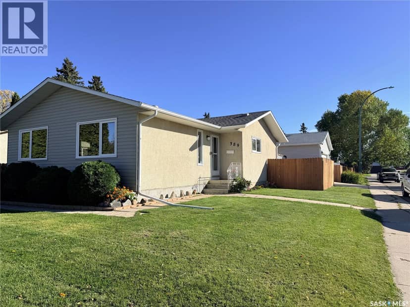 389 Meighen CRESCENT — photo 2 of 21