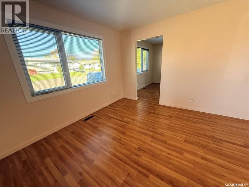 389 Meighen CRESCENT — photo 9 of 21