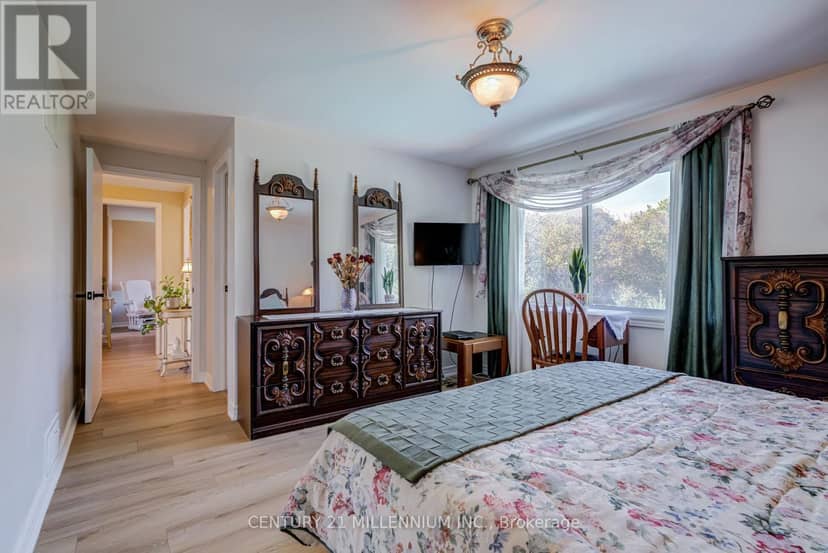 126 Elgin Drive — photo 18 of 40