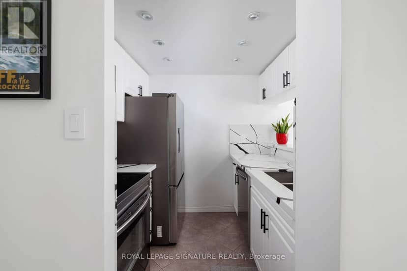 909 - 880 Dundas Street W, Mississauga, photo 5