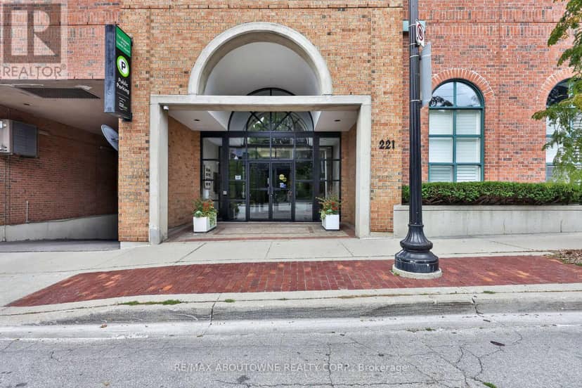 211 - 221 Robinson Street, Oakville, photo 2