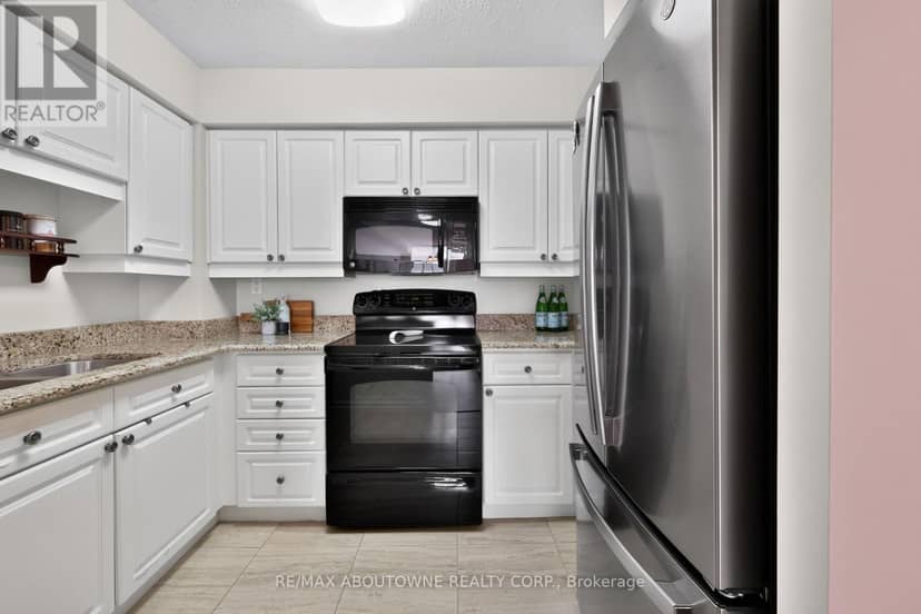 211 - 221 Robinson Street, Oakville, photo 8
