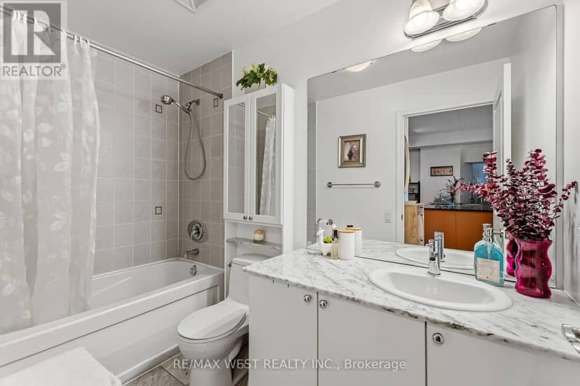 402 - 4196 Dundas Street W — photo 19 of 40