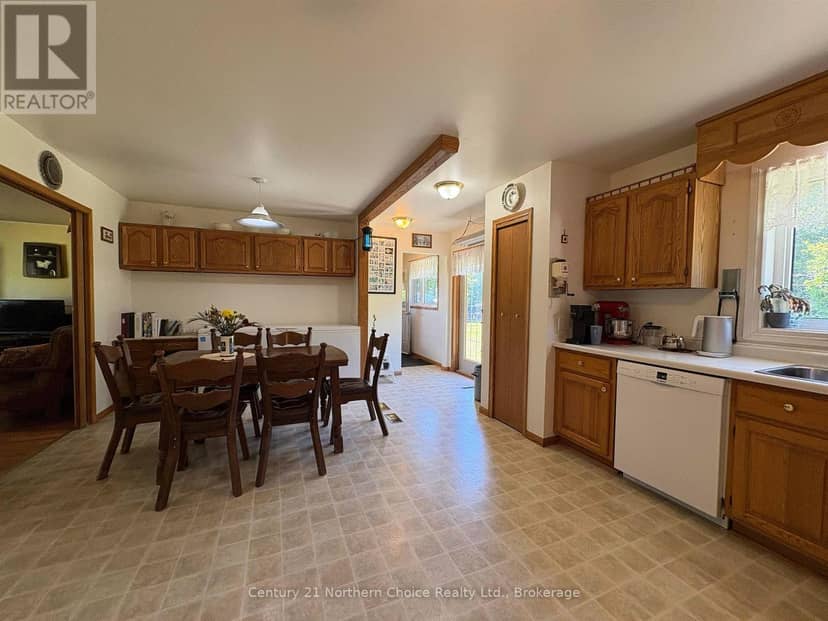 993 Fisher Road — photo 10 of 40