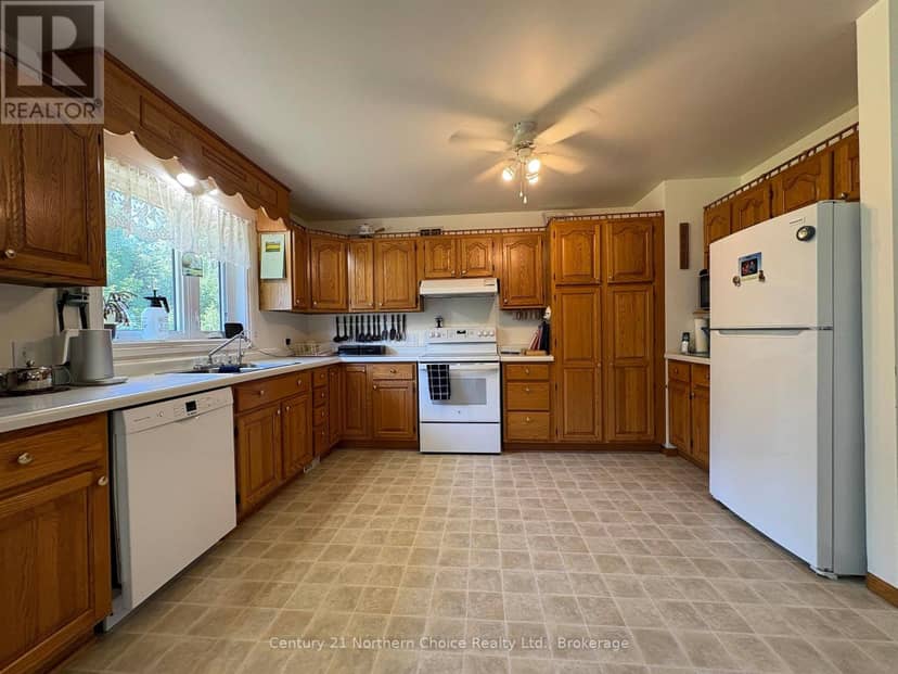 993 Fisher Road, Emo, photo 8