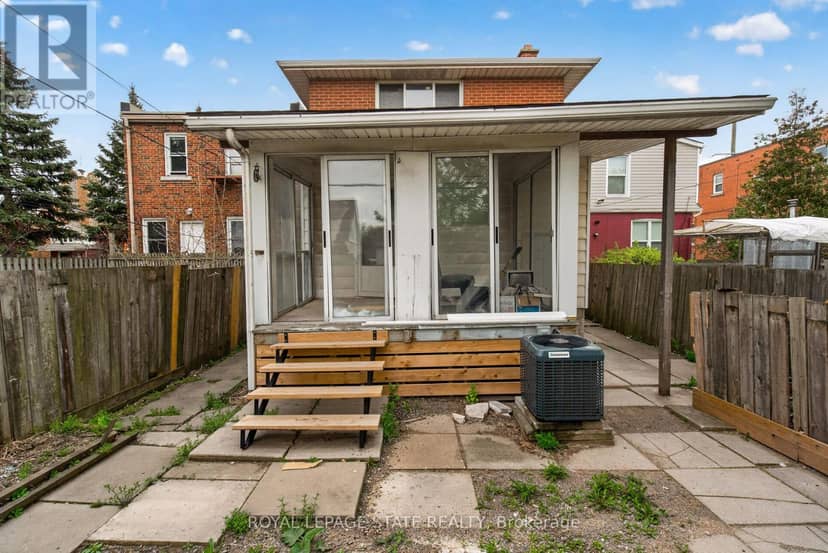 1385 Barton Street E — photo 10 of 11