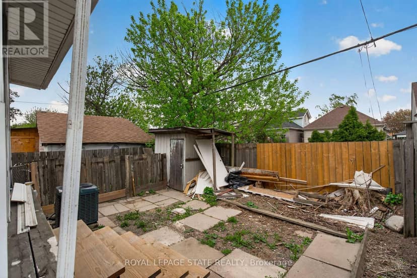 1385 Barton Street E — photo 8 of 11