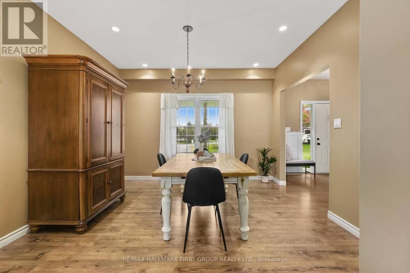 3937 Larose Crescent — photo 9 of 40