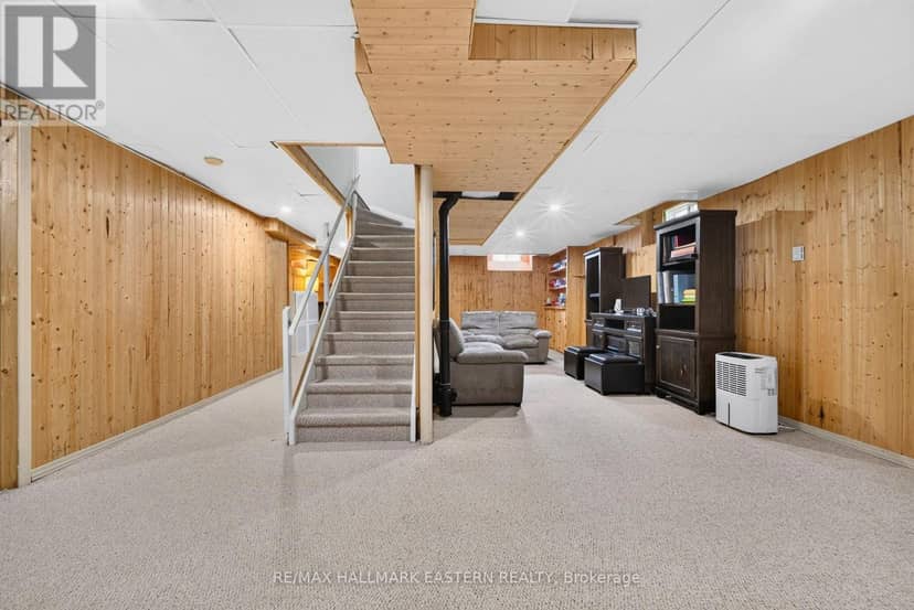 25 Edgerton Drive — photo 38 of 40