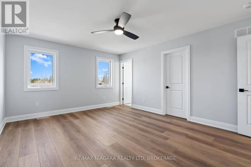 63 Swan Avenue — photo 18 of 28