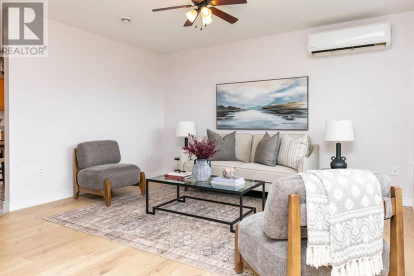 33 Holland Drive, Stratford, photo 4