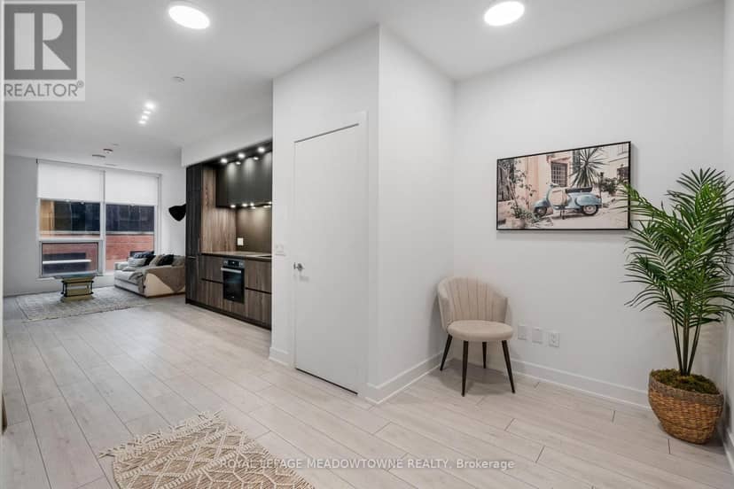 813 - 15 Mercer Street — photo 3 of 31