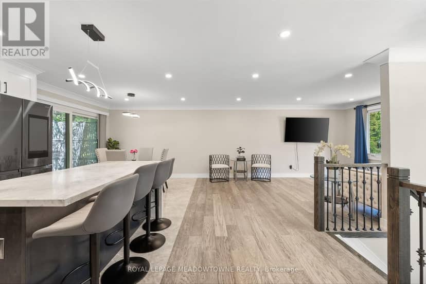 1268 Forest Hill — photo 4 of 40