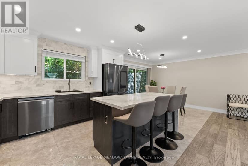 1268 Forest Hill — photo 9 of 40