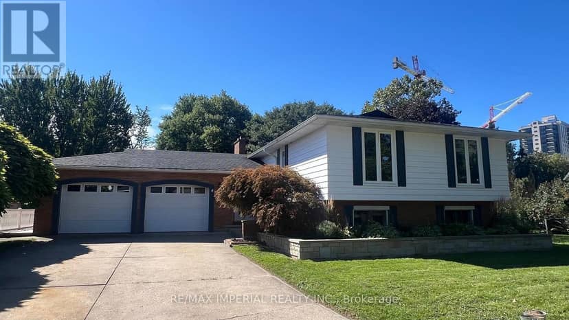4 Pyramid Place — photo 1 of 16