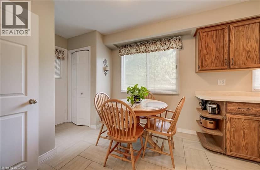 16 BONNYLYN Drive — photo 14 of 40