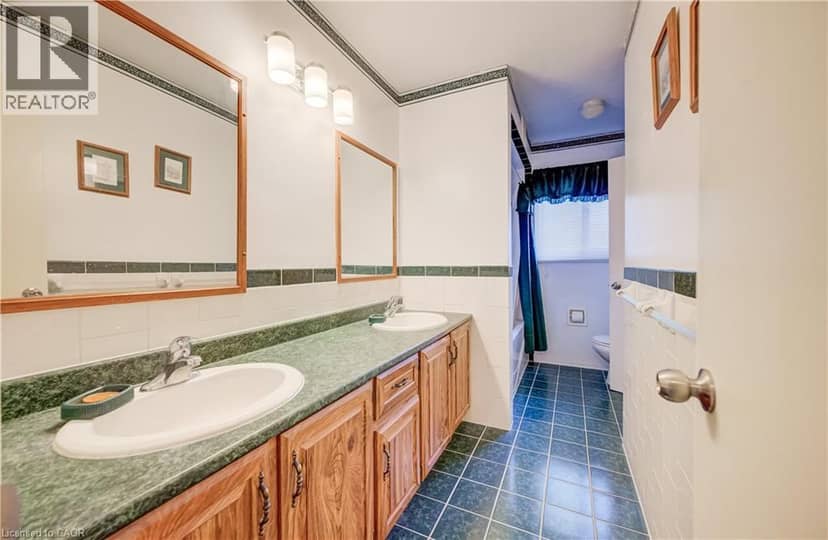16 BONNYLYN Drive — photo 28 of 40