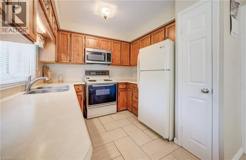16 BONNYLYN Drive — photo 13 of 40