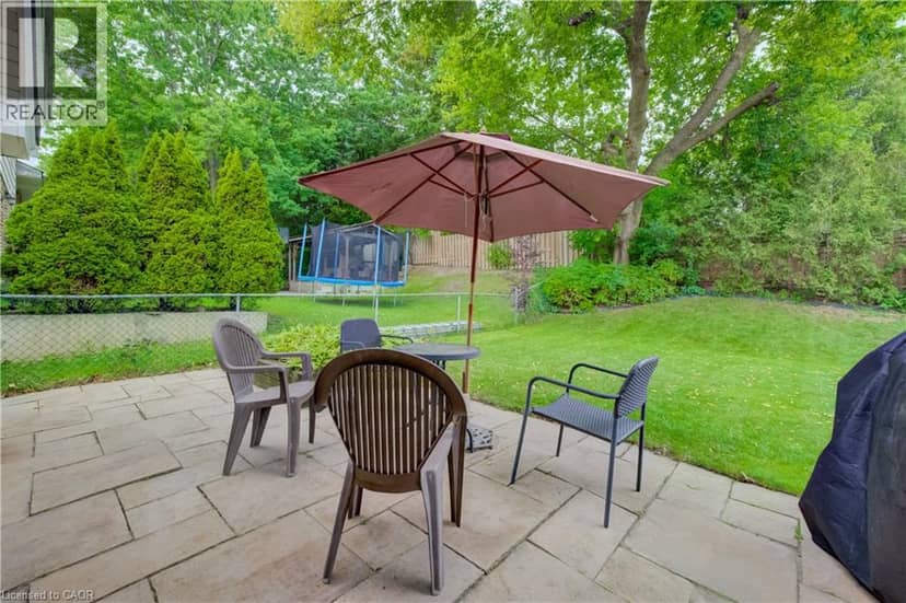 16 BONNYLYN Drive — photo 34 of 40