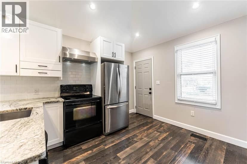 222 KENSINGTON Avenue N — photo 10 of 34