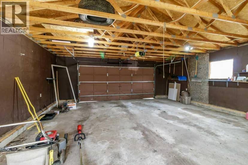 1925 23 Avenue — photo 25 of 26