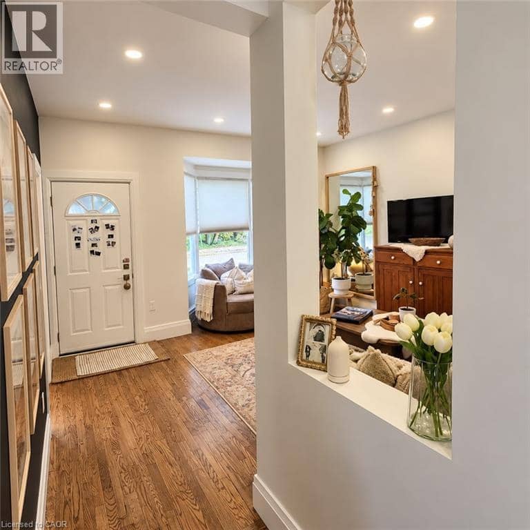 6 DUFFERIN Street — photo 15 of 30