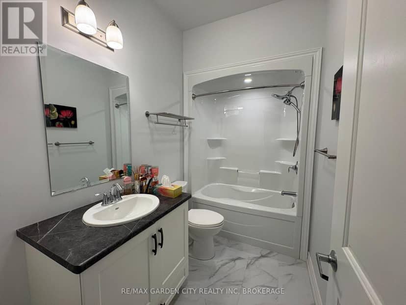 304 - 529 South Pelham Road — photo 20 of 24