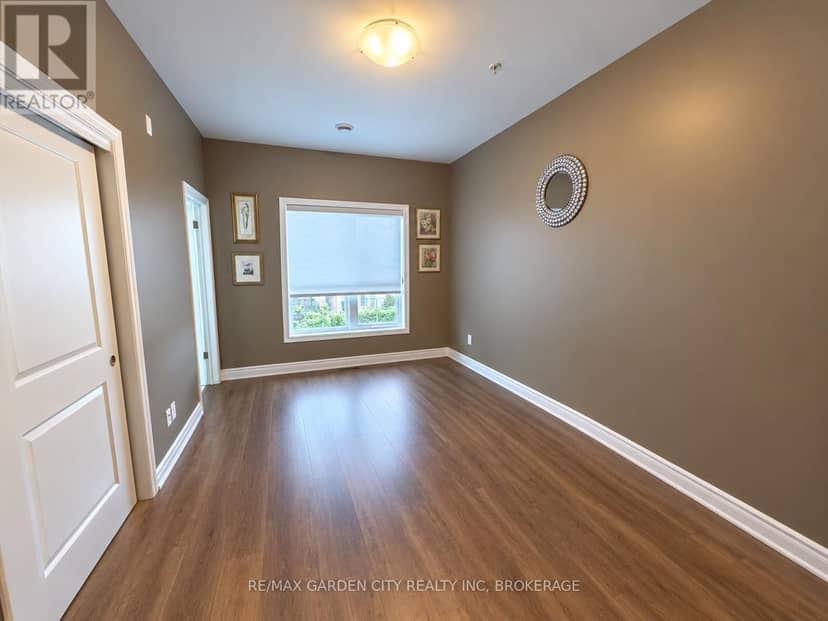 304 - 529 South Pelham Road — photo 16 of 24